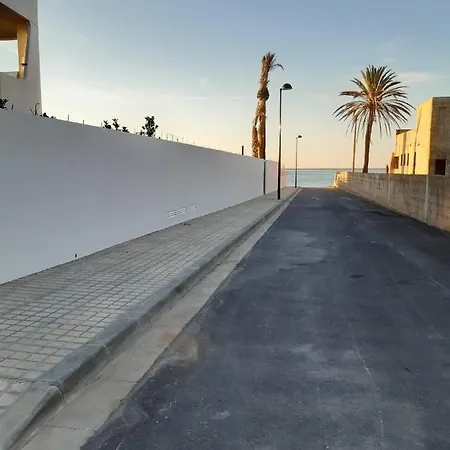 Llagosta 3 * دينايا